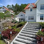 Ved Sjoen I Idylliske أريسُر
