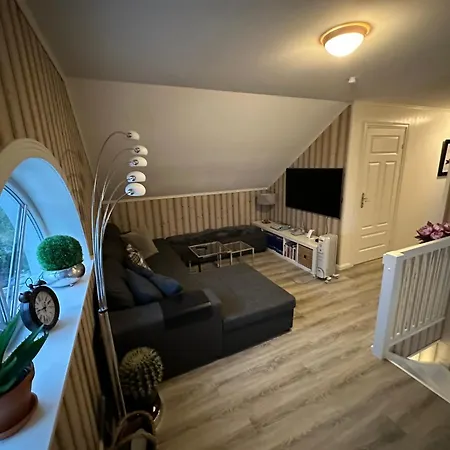 Ved Sjoen I Idylliske Apartment Risor
