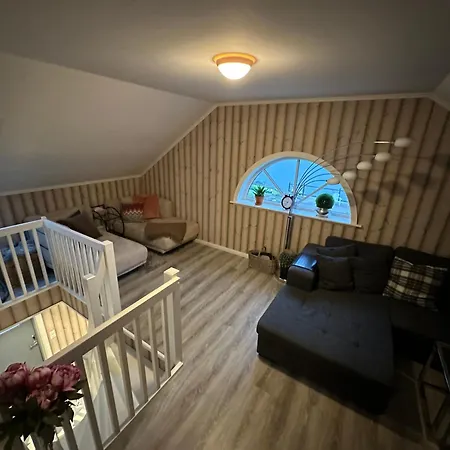 Ved Sjoen I Idylliske Risør