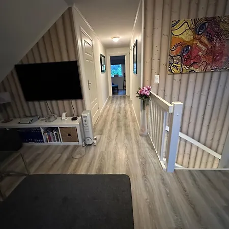 Ved Sjoen I Idylliske Apartment Risor