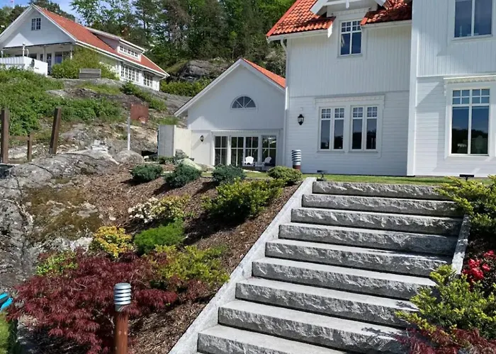Ved Sjøen I Idylliske Risør