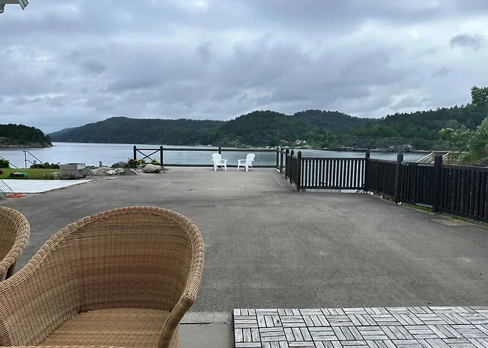 Ved Sjøen I Idylliske * Risør